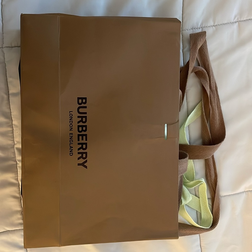 Burberry Note Bag and Wallet - Picture 14 of 14